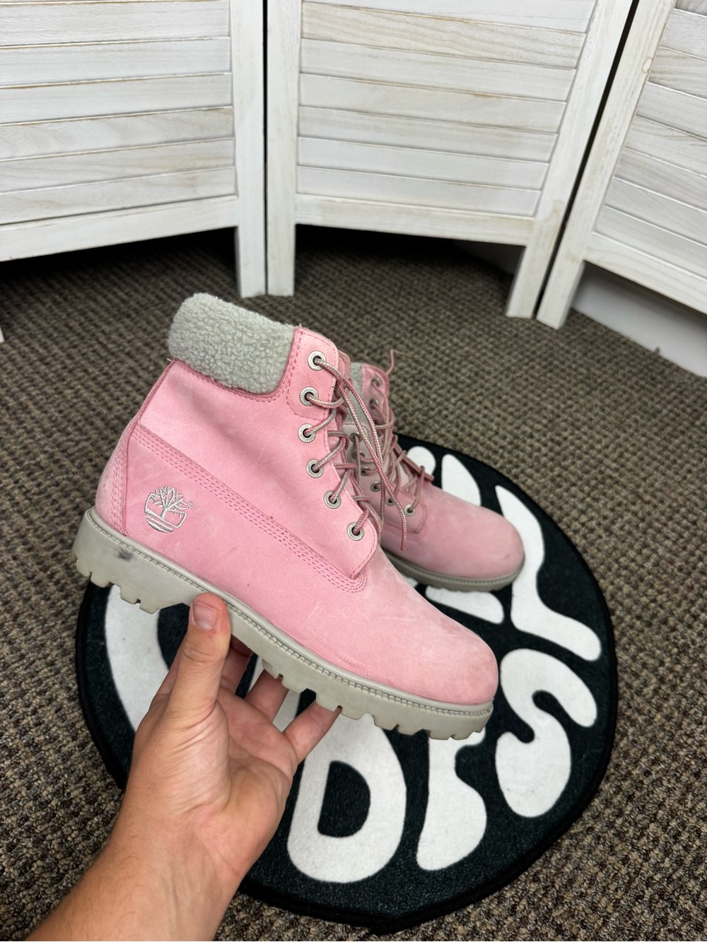 Timberland Pink Nubuck 6-Inch Lace-Up Boots – Women’s US 8.5